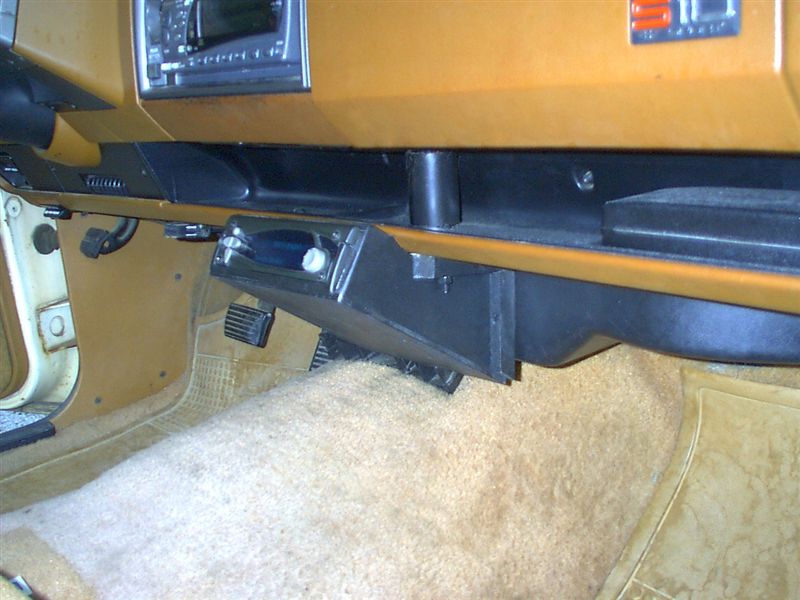 under_dash_oblique.jpg under_dash_oblique.jpg